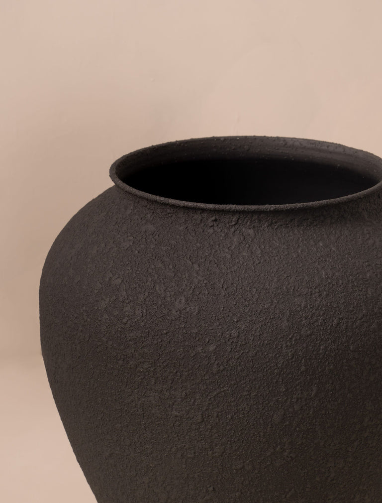 Large Iron Etta Pot - Black
