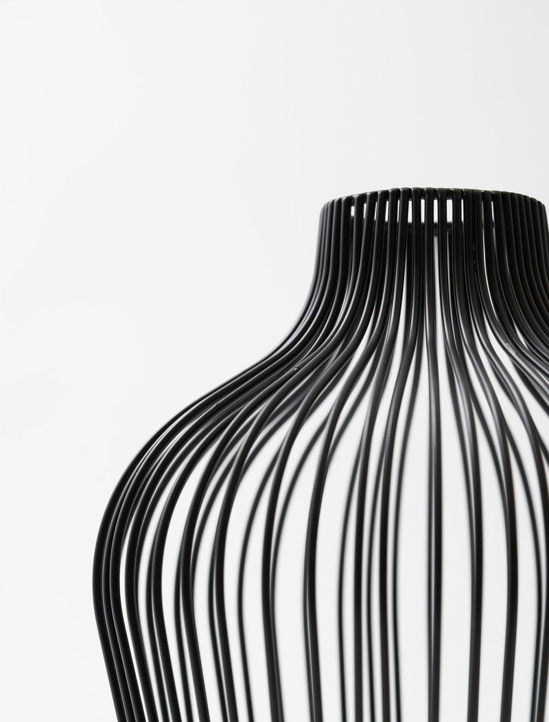 Mya Outline Vase - Black
